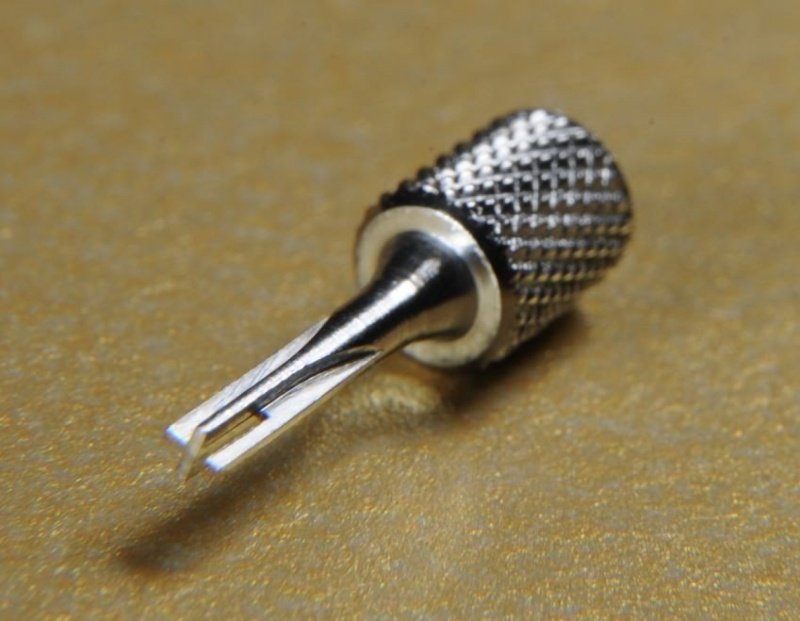 ООО Форма Ключ д титановых штифтов крестовый со шлицом КК-0,37 СШ